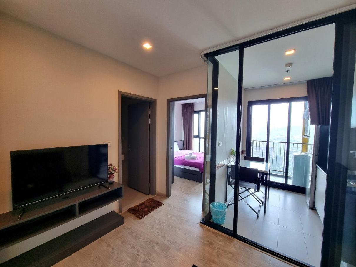 Apartment The Base Center Of Rooftop Swimming Pool Pattaya