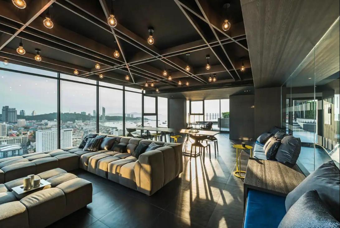 Location Of Pattaya, Sky Pool, Next To Apartment