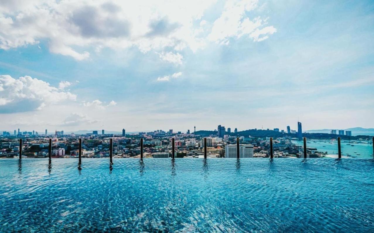 Location Of Pattaya, Sky Pool, Next To Apartment *