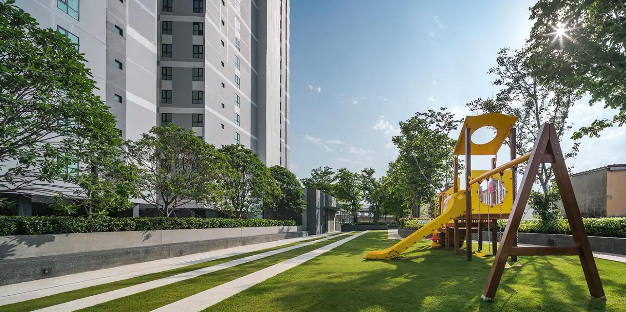 Location Of Pattaya, Sky Pool, Next To *