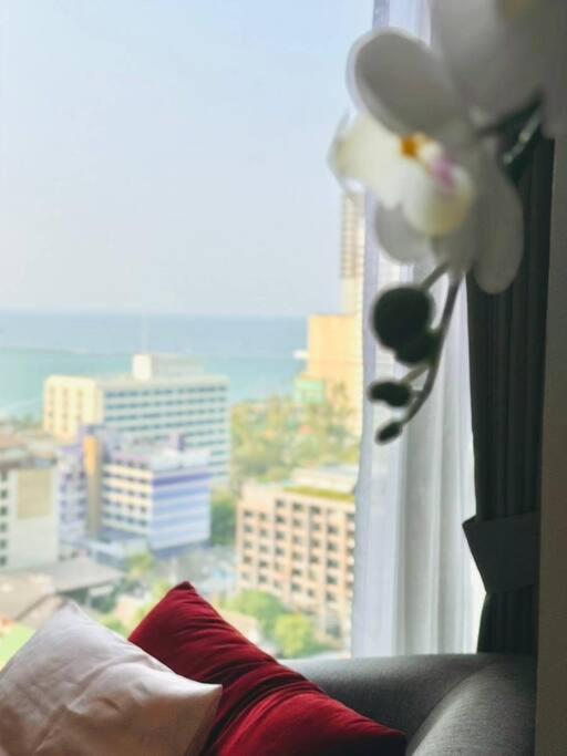 Edge 345 Seaview Apartment
