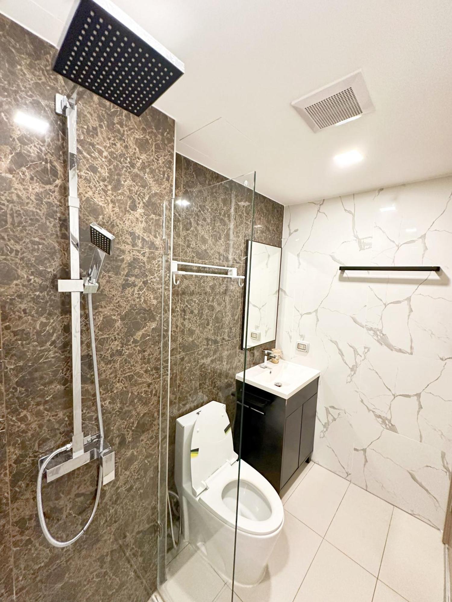 Apartment Arcadia Beach Continental 2 Bedroom Fast Internet Jacuzzi Waterfall Pattaya