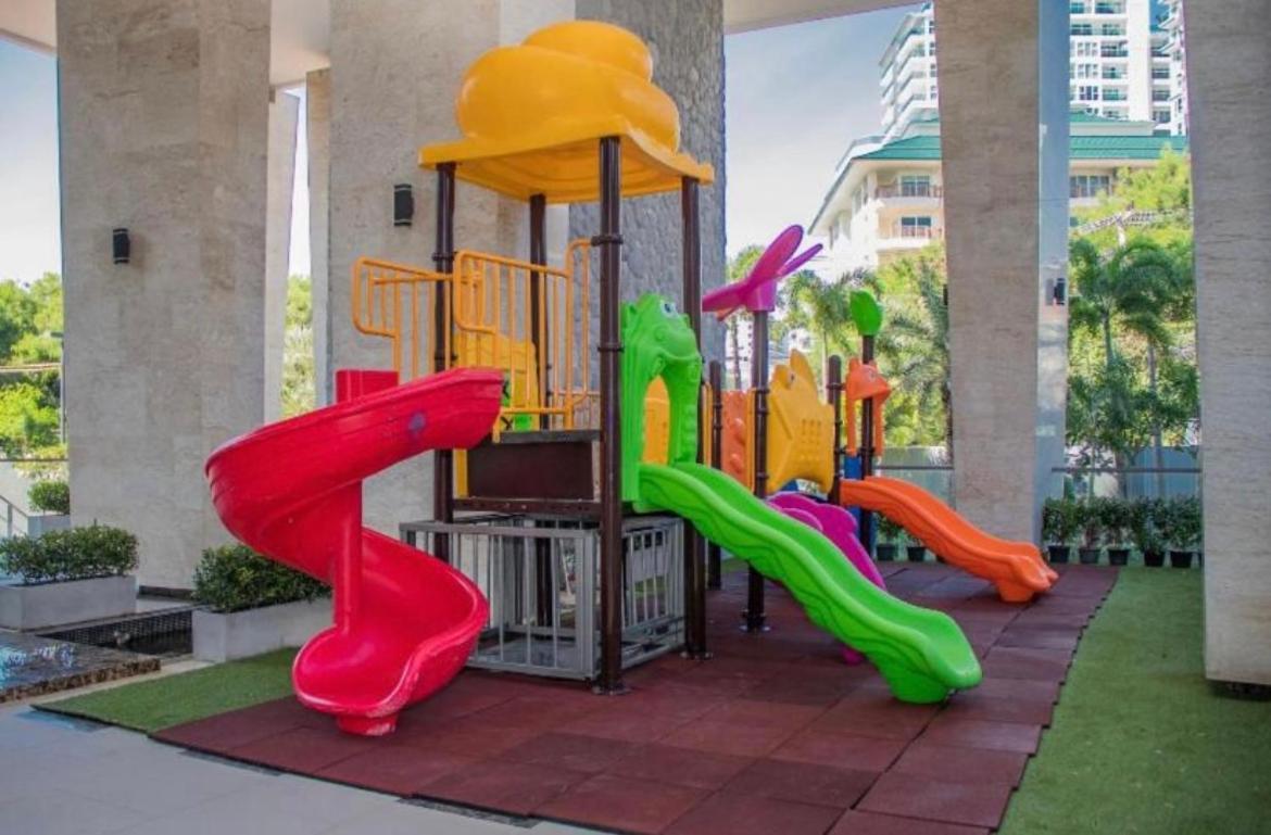 The Peak Towers Cozy Studio Flat Apartment Pattaya