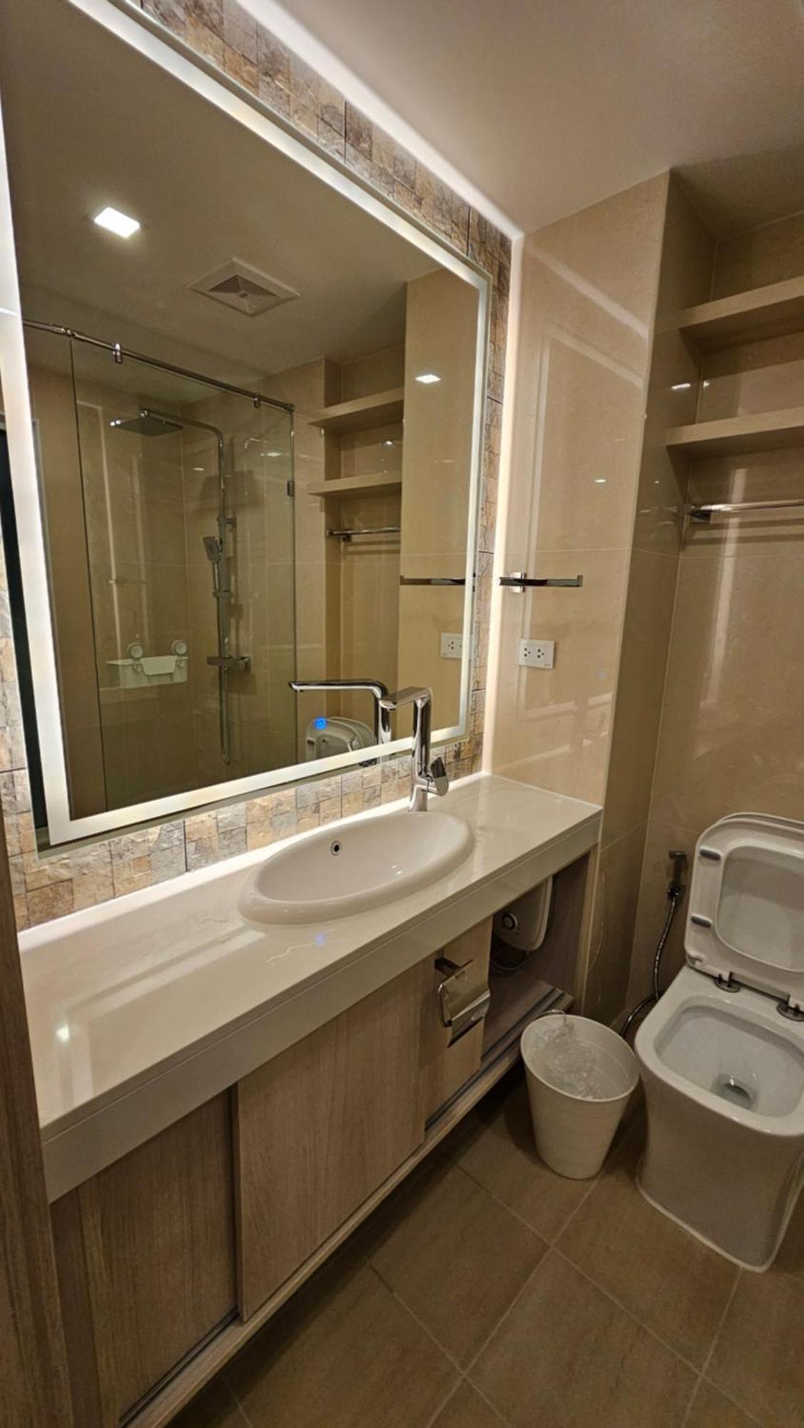 Pool View Cozy Getaway Pattaya