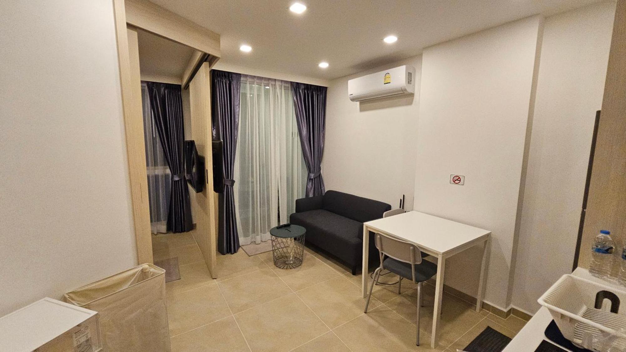 Pool View Cozy Getaway Apartment Pattaya