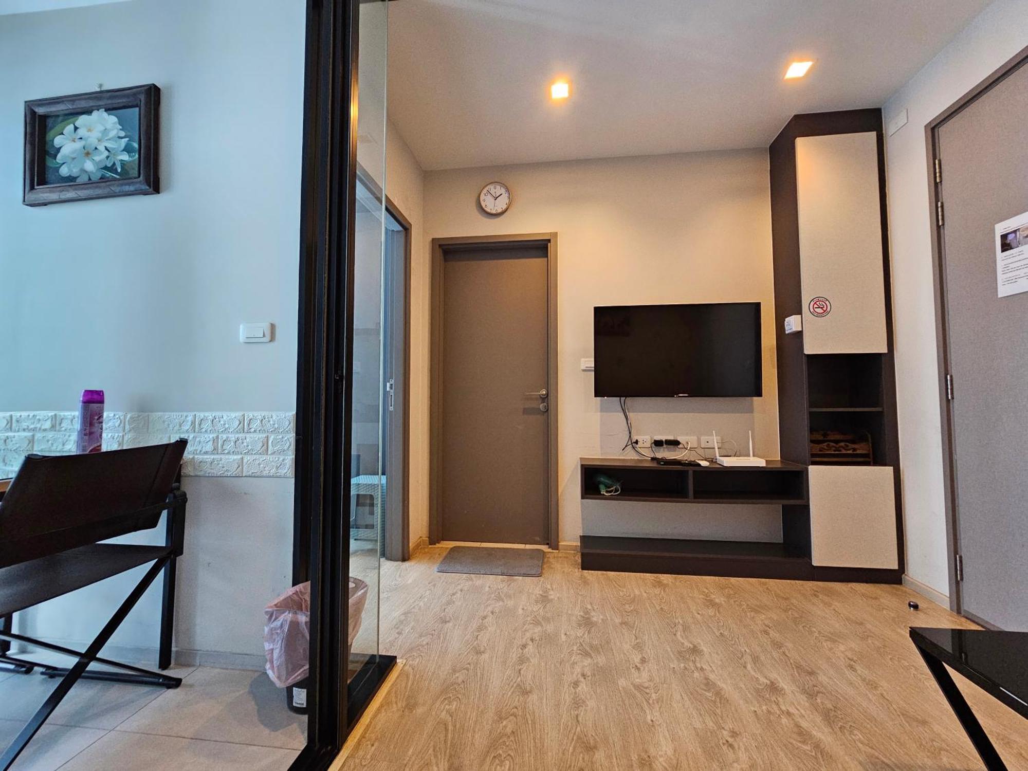 The Base By Leya Apartment