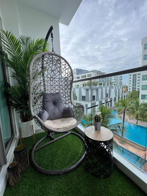 Retreat Deluxe: Poolview 2 Bed - Arcadia Apartment Pattaya