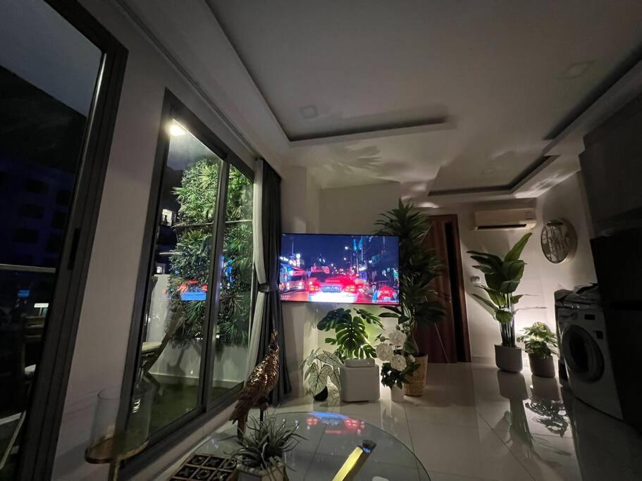 Apartment Retreat Deluxe: Poolview 2 Bed - Arcadia *