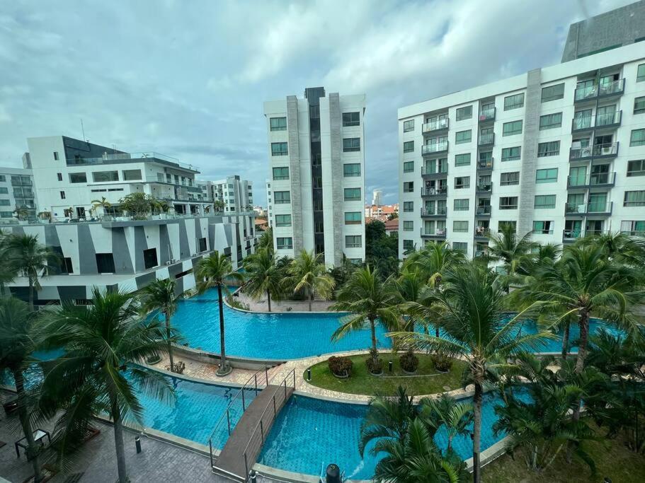 Retreat Deluxe: Poolview 2 Bed - Arcadia * Pattaya
