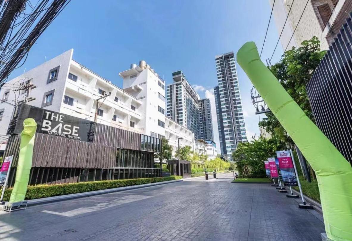 The Base * Pattaya