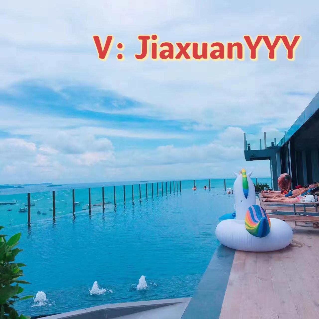 Apartment The Base Pattaya: Infinity Pool Near Walking Street