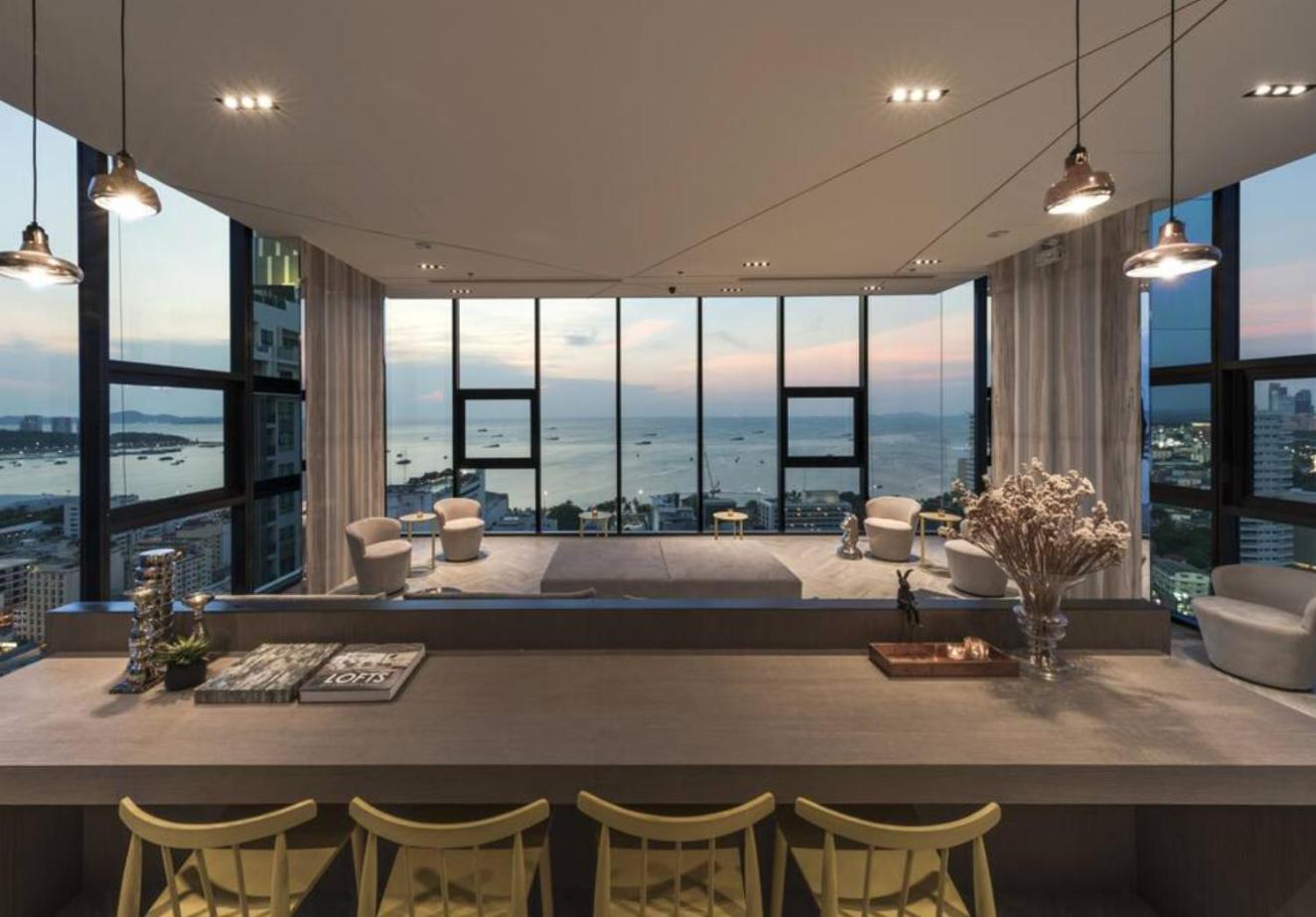 Apartment The Base Pattaya: Infinity Pool Near Walking Street Pattaya