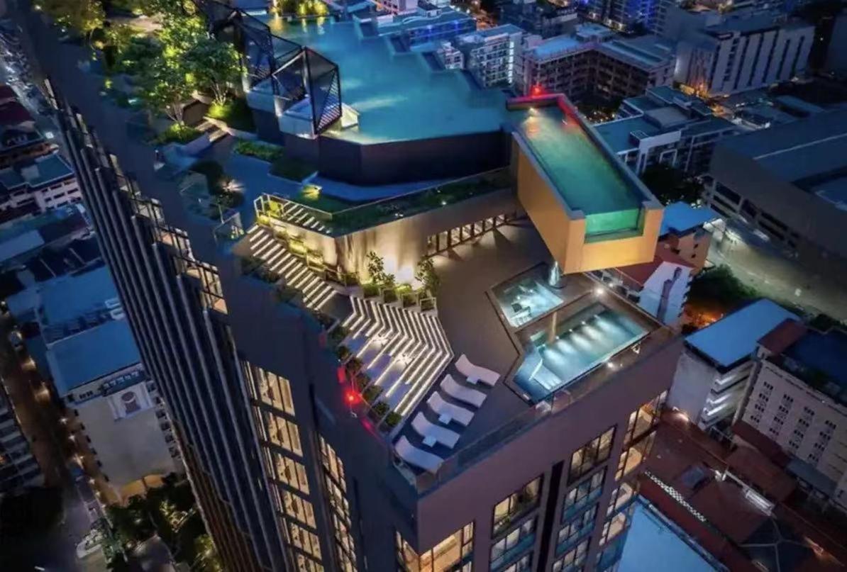 Apartment The Base一居室边上海滩，商场步行街 *