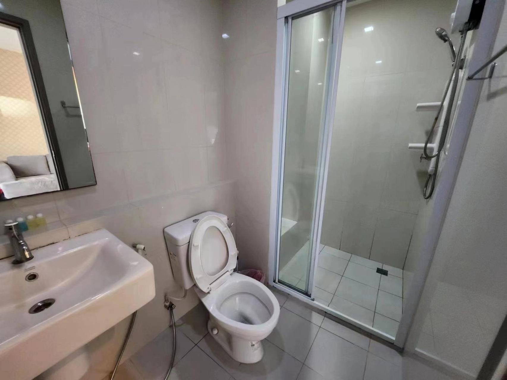 Apartment The Base一居室边上海滩，商场步行街 Pattaya