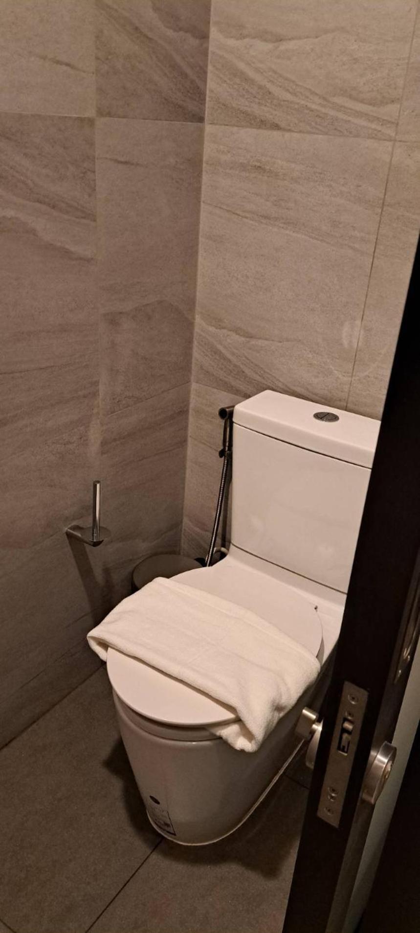 Apartment Edge By Thida