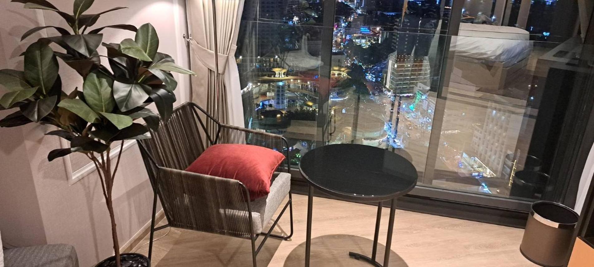 Apartment Edge By Thida