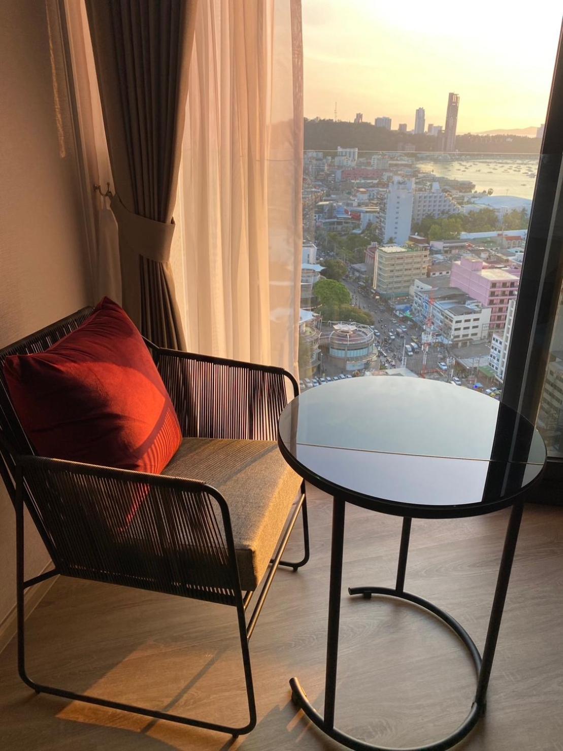 Apartment Edge By Thida *