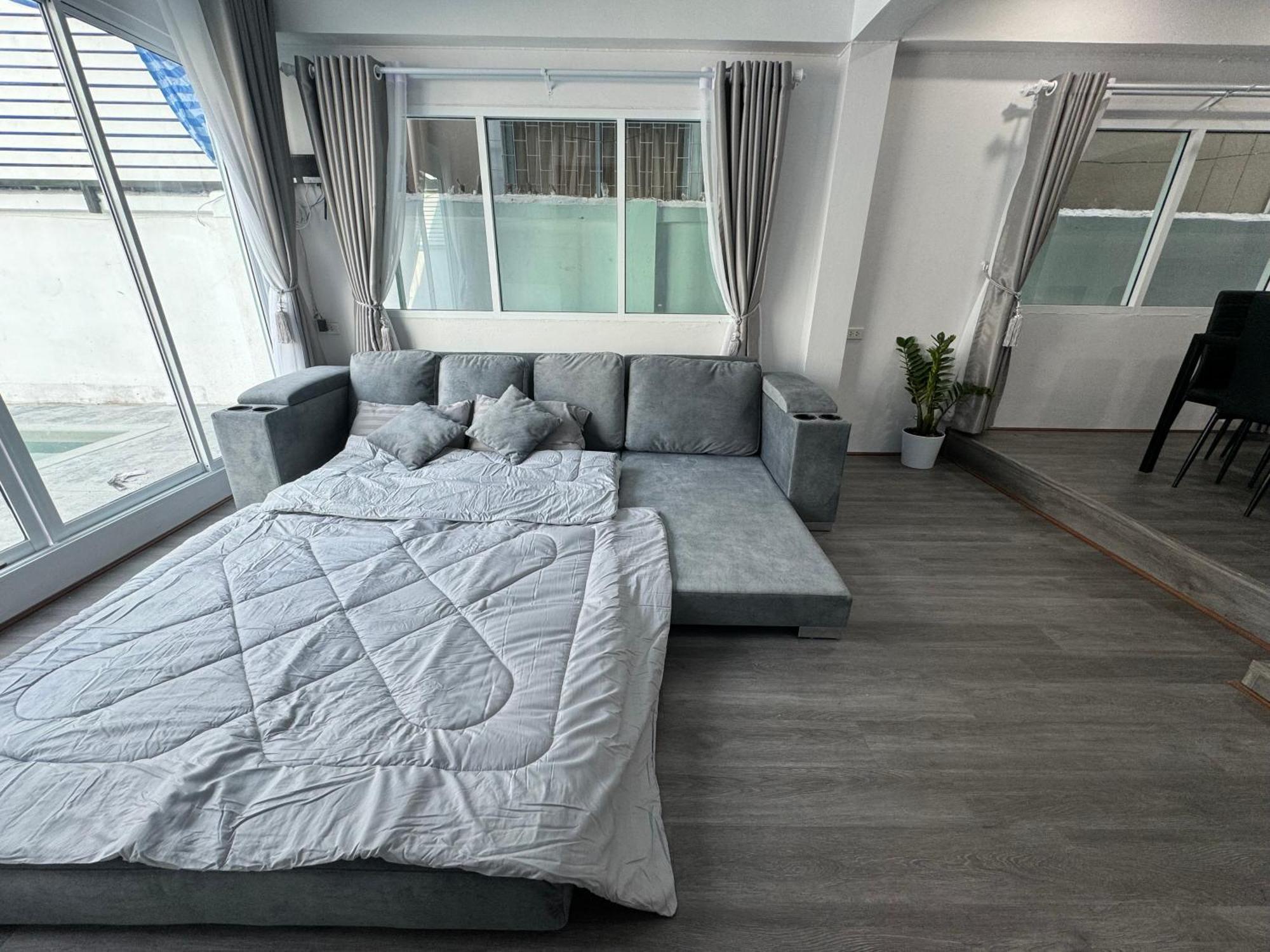 Na Kluea Villa *