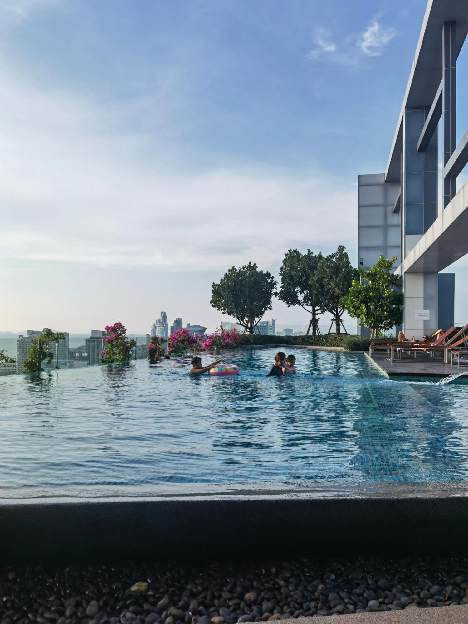 Apartment Centric Sea 中心海网红公寓