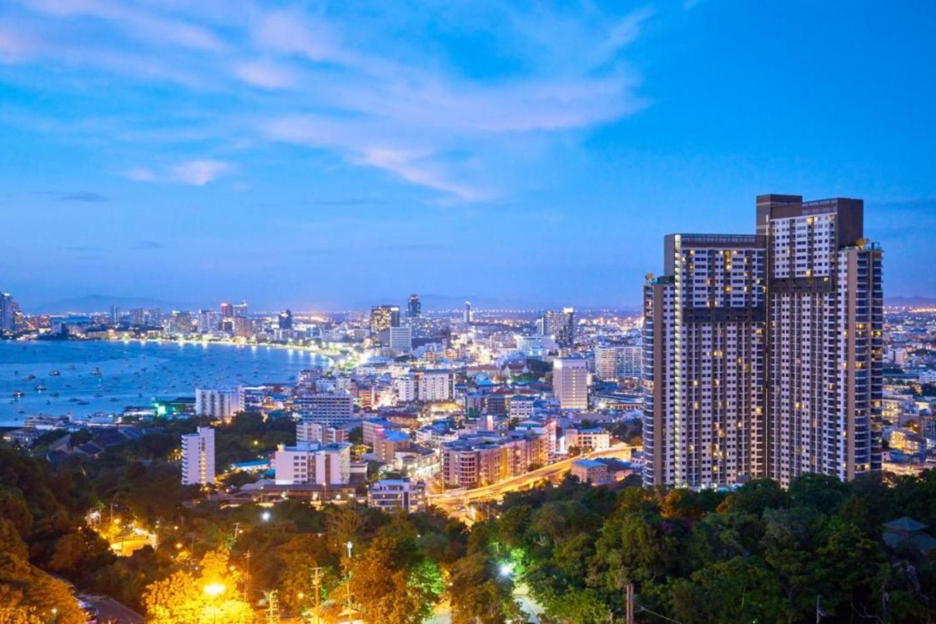 Seaside Haven: 2-bedroom Ocean View Retreat * Pattaya