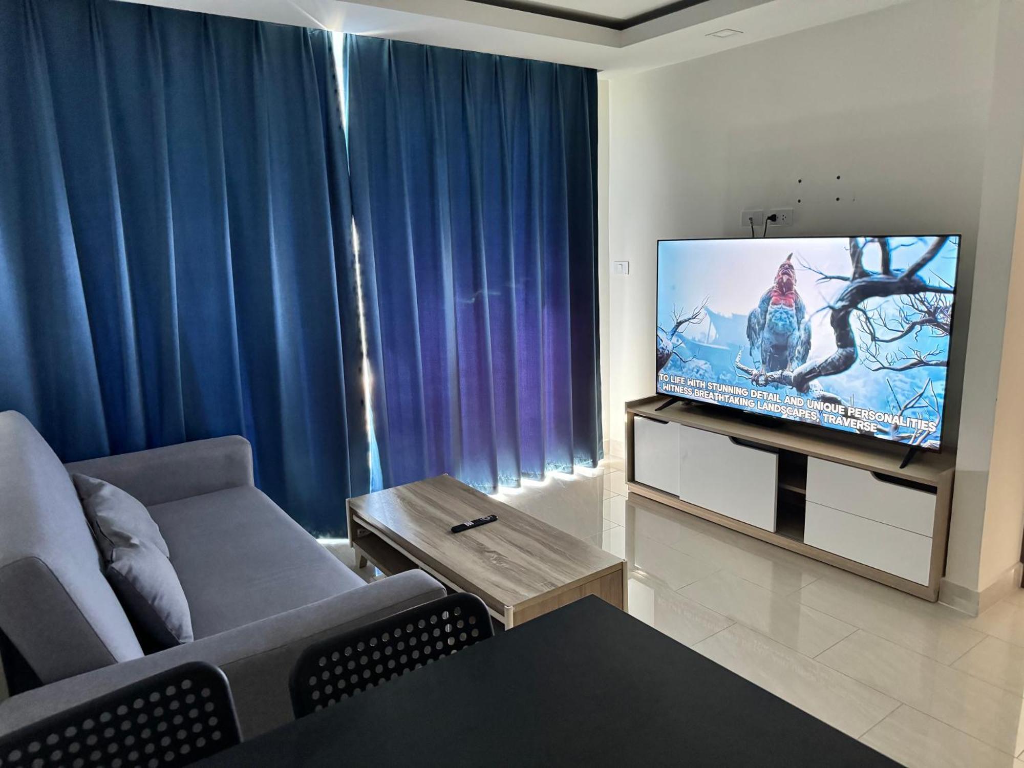 芭提雅中心 Grand Avenue 2卧室公寓泳池景 智能电视 高速互联网 Apartment Pattaya