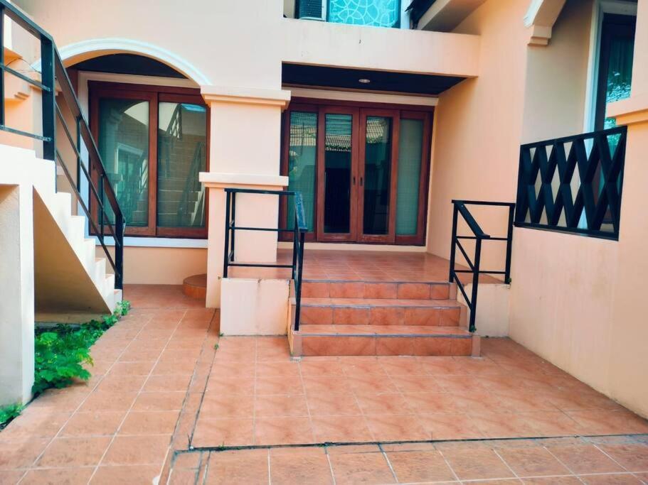 Luxury Pool 5 Bedroom Villa Pattaya