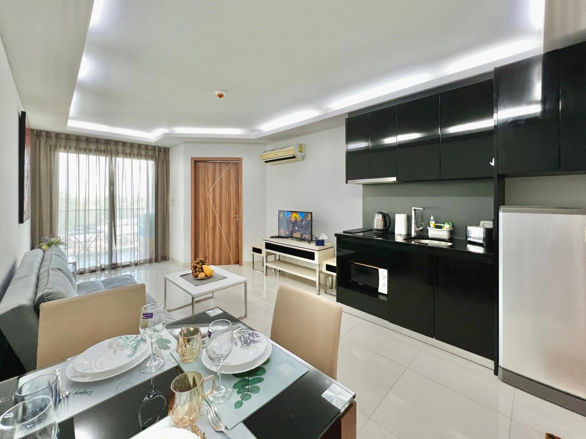 Club Royal Wongamat 1 Bedroom On The First Line Of The Sea *