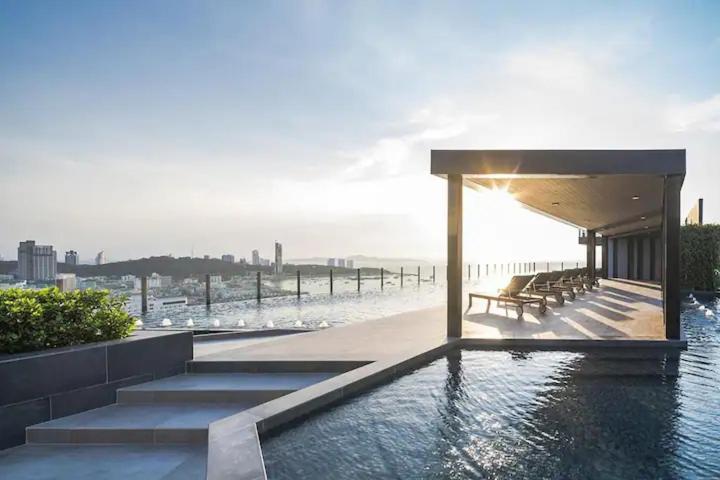 The Base In Downtown Apartment Pattaya