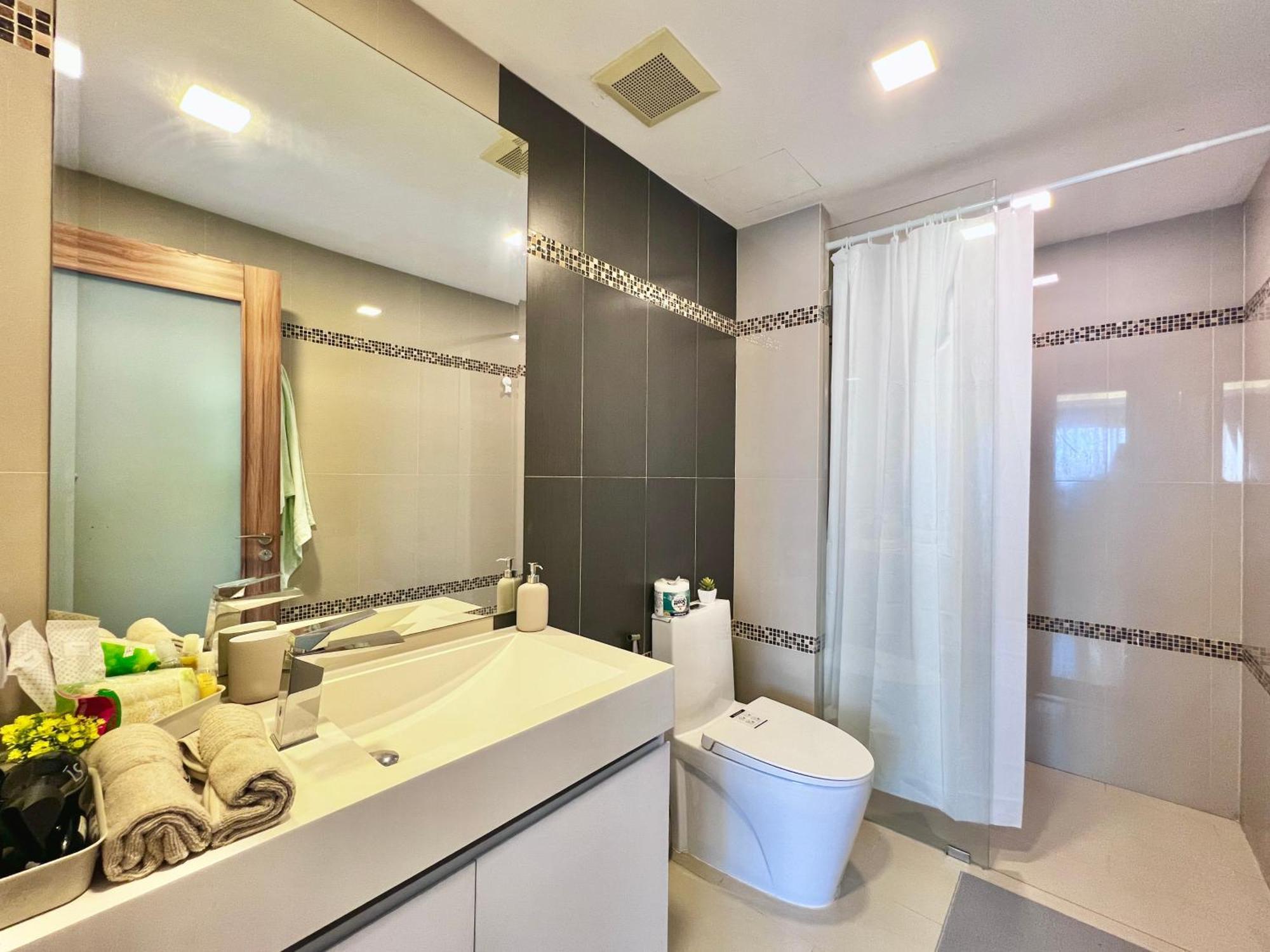 Club Royal Wongamat 1 Bedroom On The First Line Of The Sea Apartment *