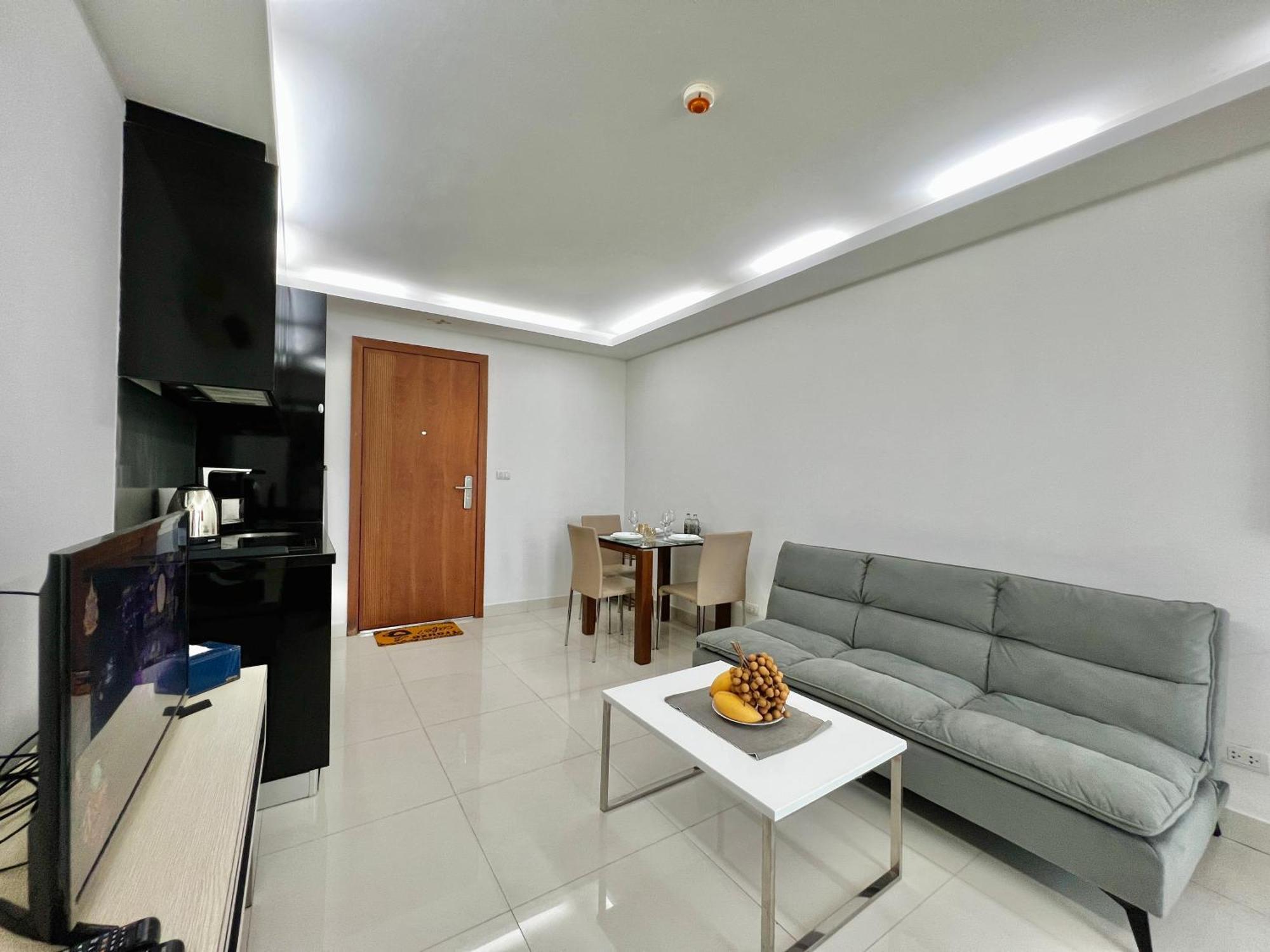 Club Royal Wongamat 1 Bedroom On The First Line Of The Sea