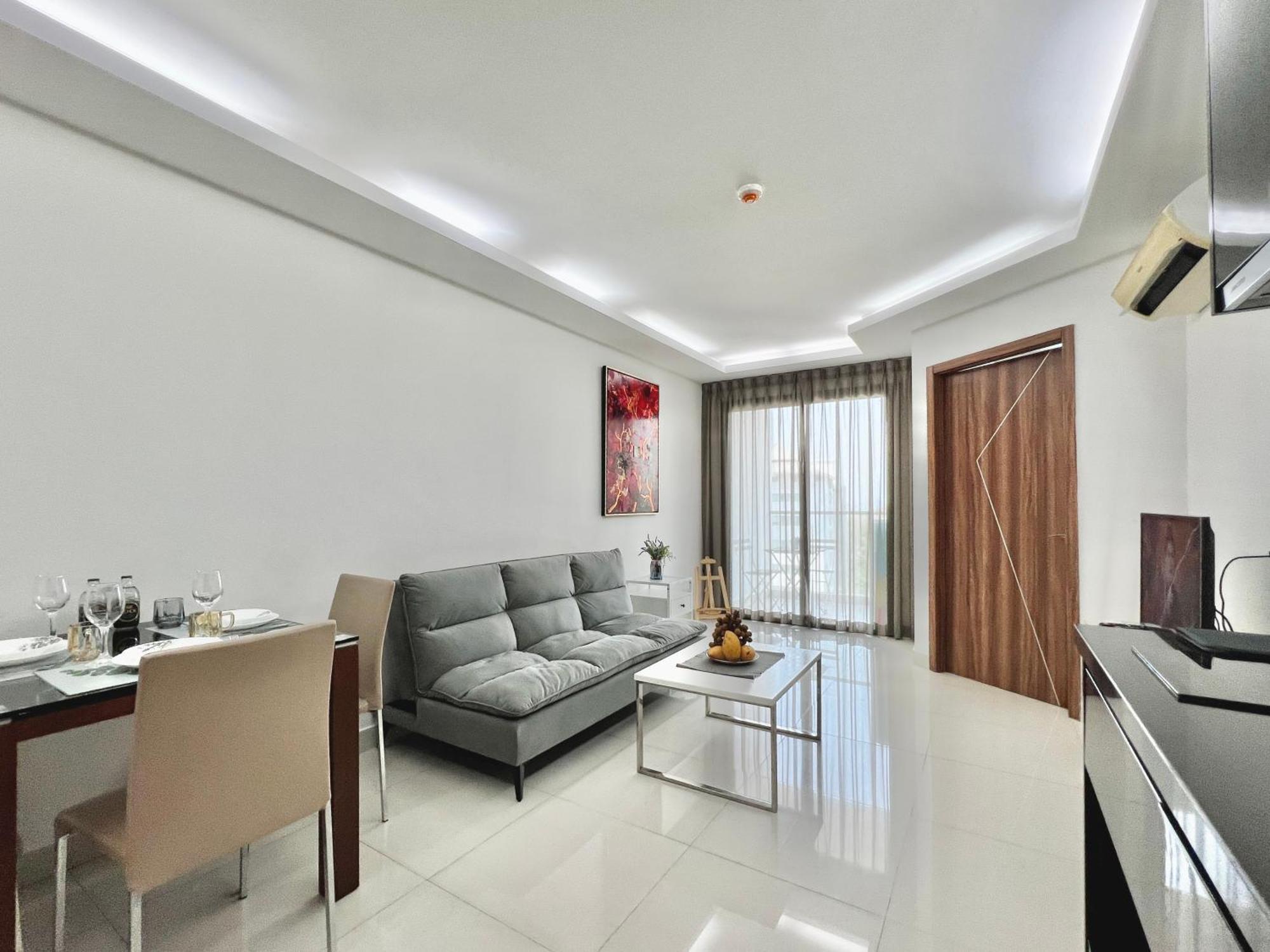 Club Royal Wongamat 1 Bedroom On The First Line Of The Sea Pattaya