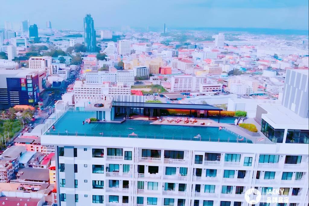 Sea View 2 Bed At Apartment