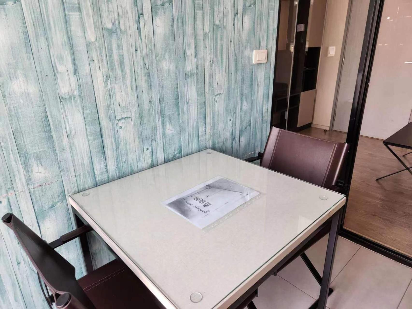 泰国芭提雅顶层无边游泳池公寓thebase健身房 Apartment