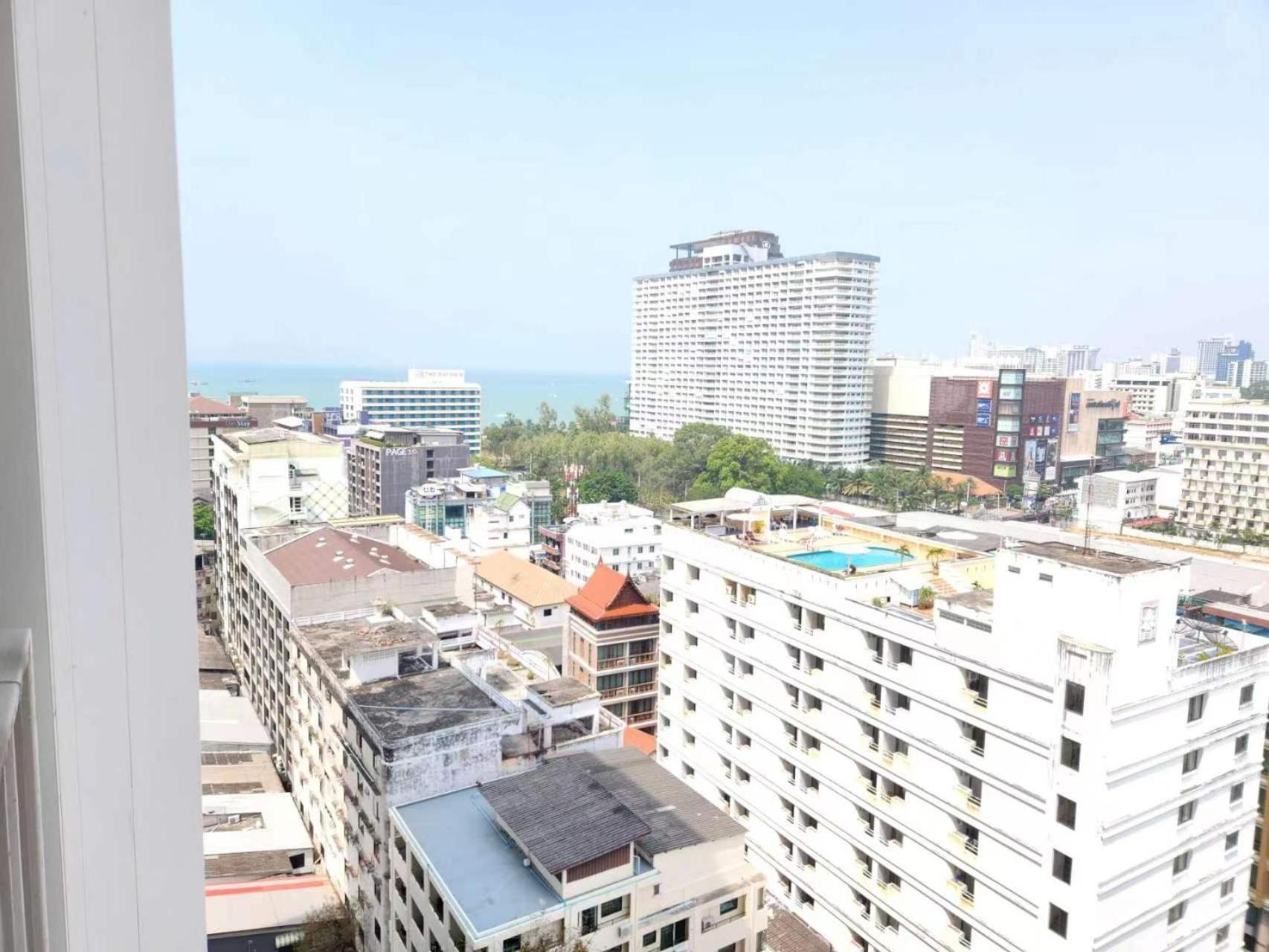 泰国芭提雅顶层无边游泳池公寓thebase健身房 Apartment *