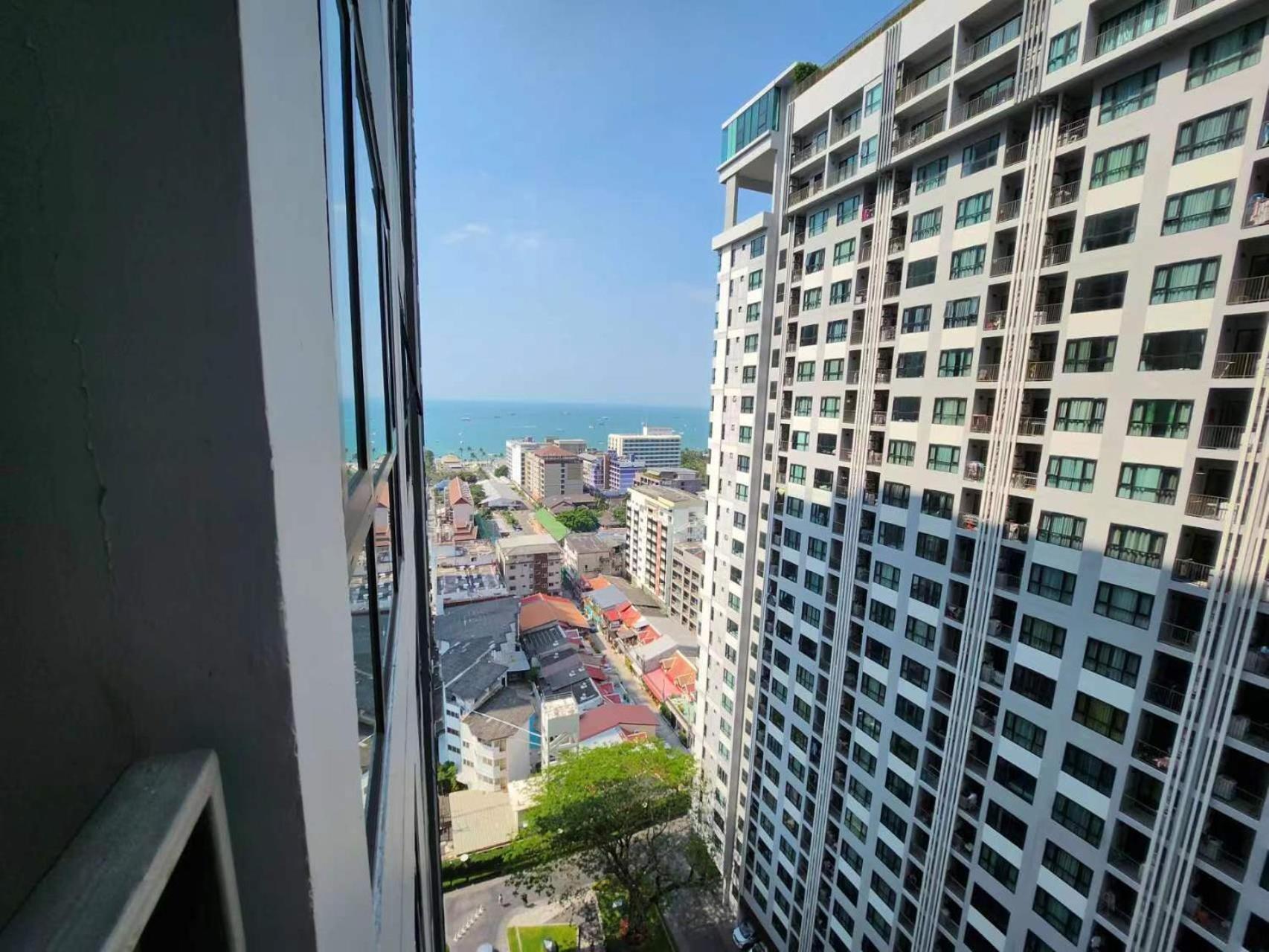 芭提雅双人精品公寓无边游泳池thebase中央基地 Apartment *