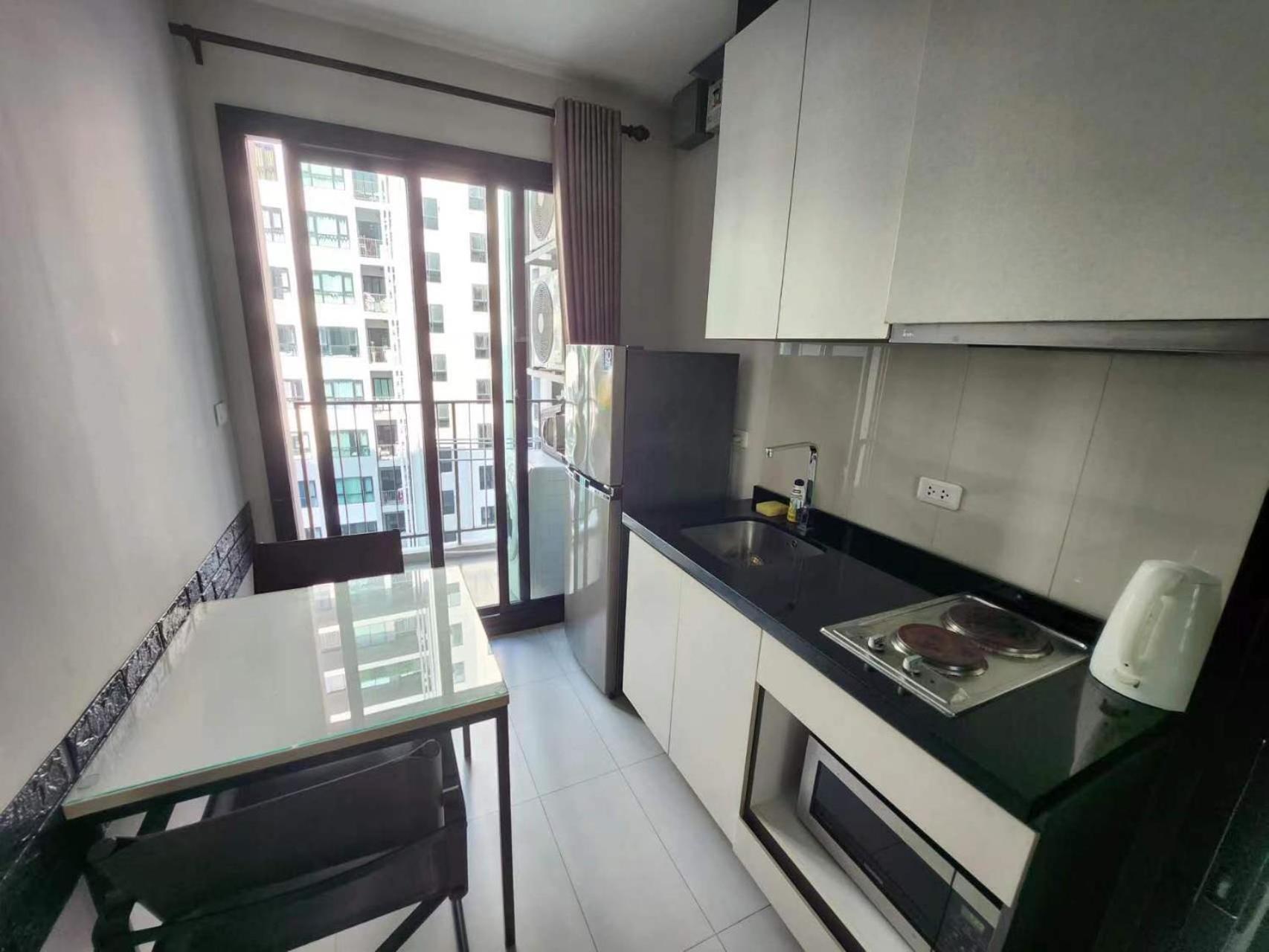 芭提雅双人精品公寓无边游泳池thebase中央基地 Apartment Pattaya
