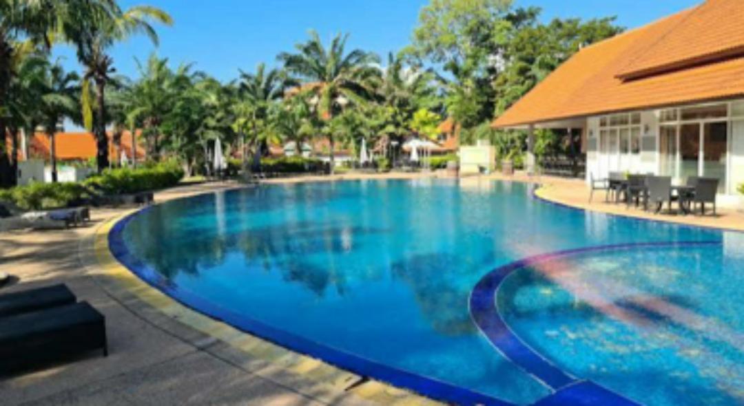 Luxury Semi-2Bd Pool Villa Near Beach & Walking Street Pattaya