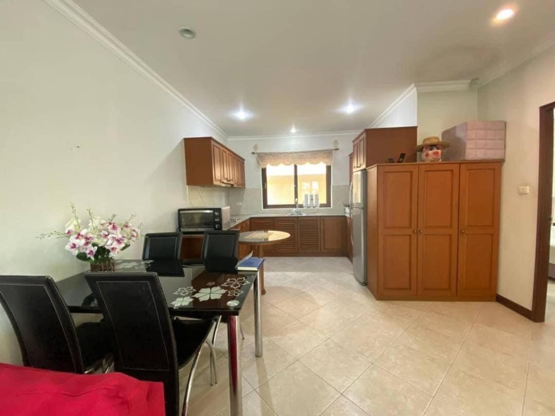 Luxury Semi-2Bd Pool Villa Near Beach & Walking Street
