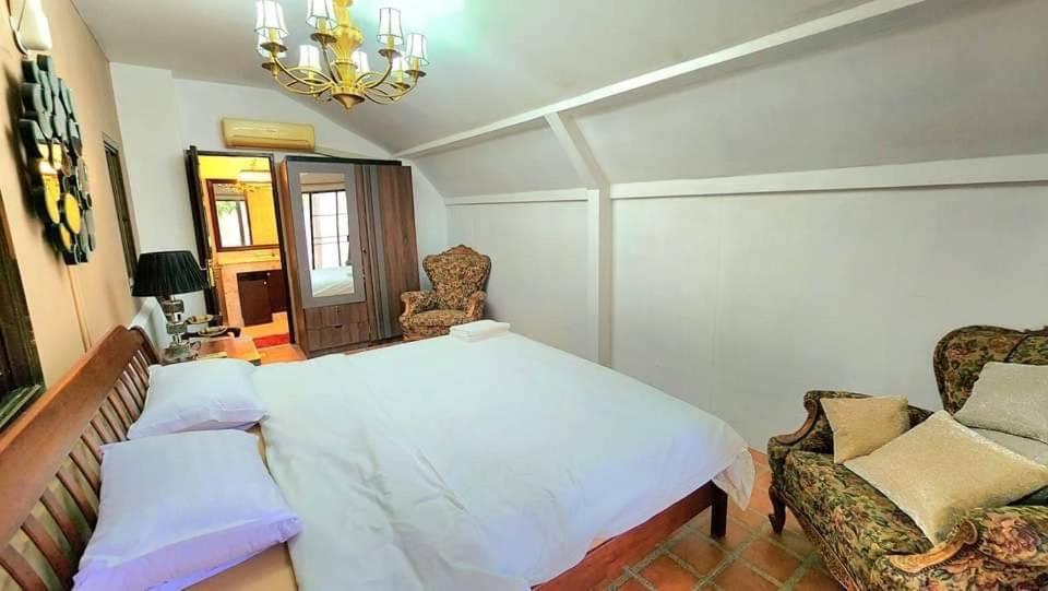 Villa Rosewood Bali Style Pool 2