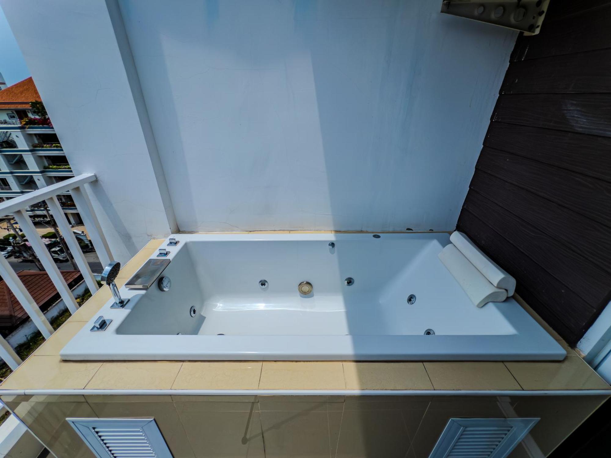 New Nordic 6 By Apartwell Pattaya