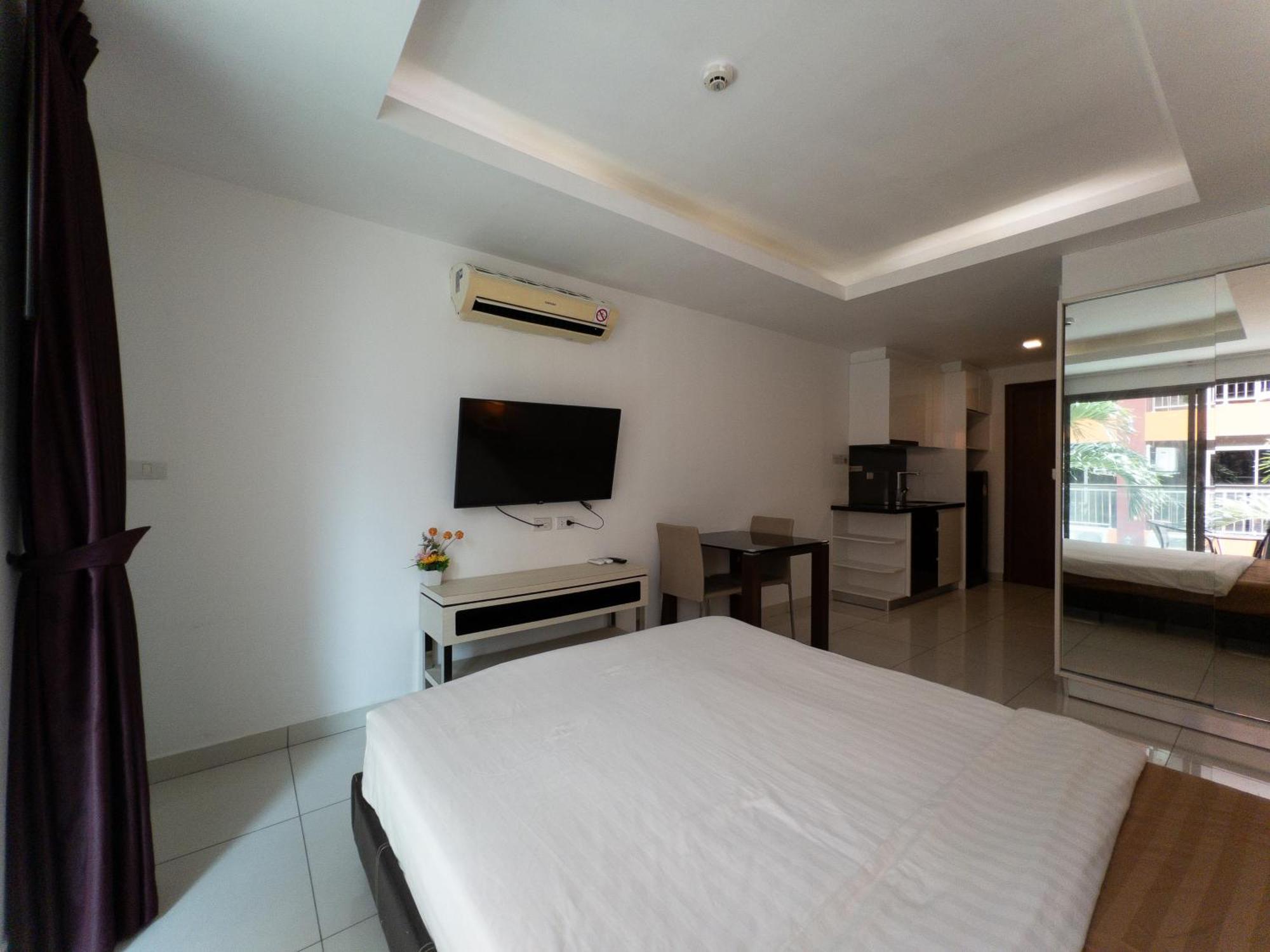 C-view By Apartwell Apartment *