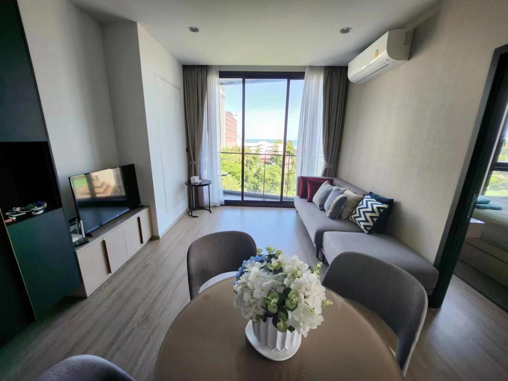 小红书网红超大无边泳池edge豪华公寓 市中心 海滩300米 Apartment