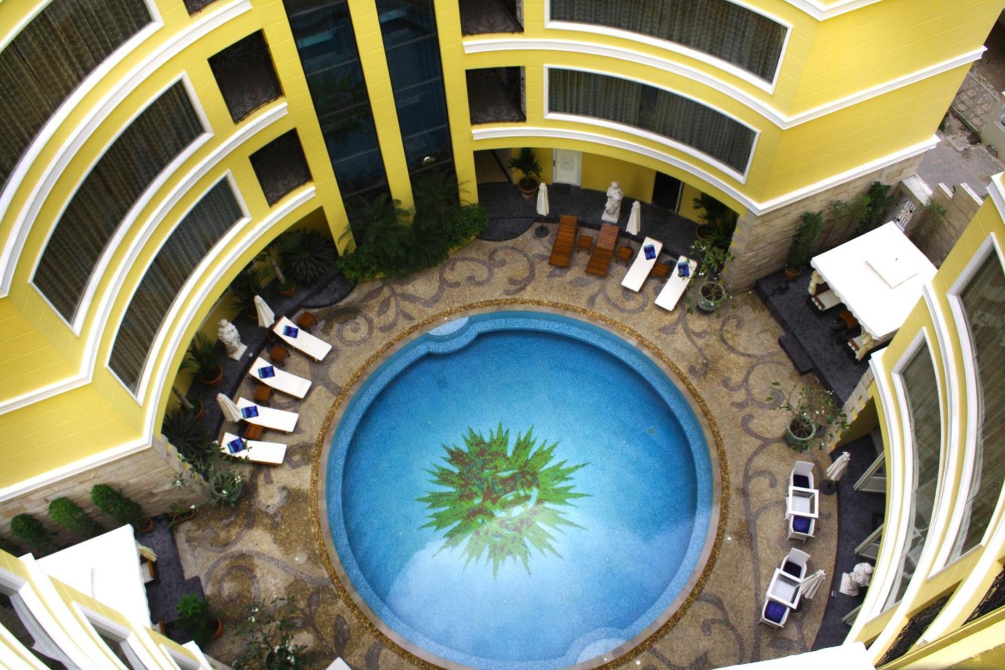 Hotel Four Seasons Place Pattaya