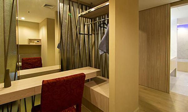 Hotel The 