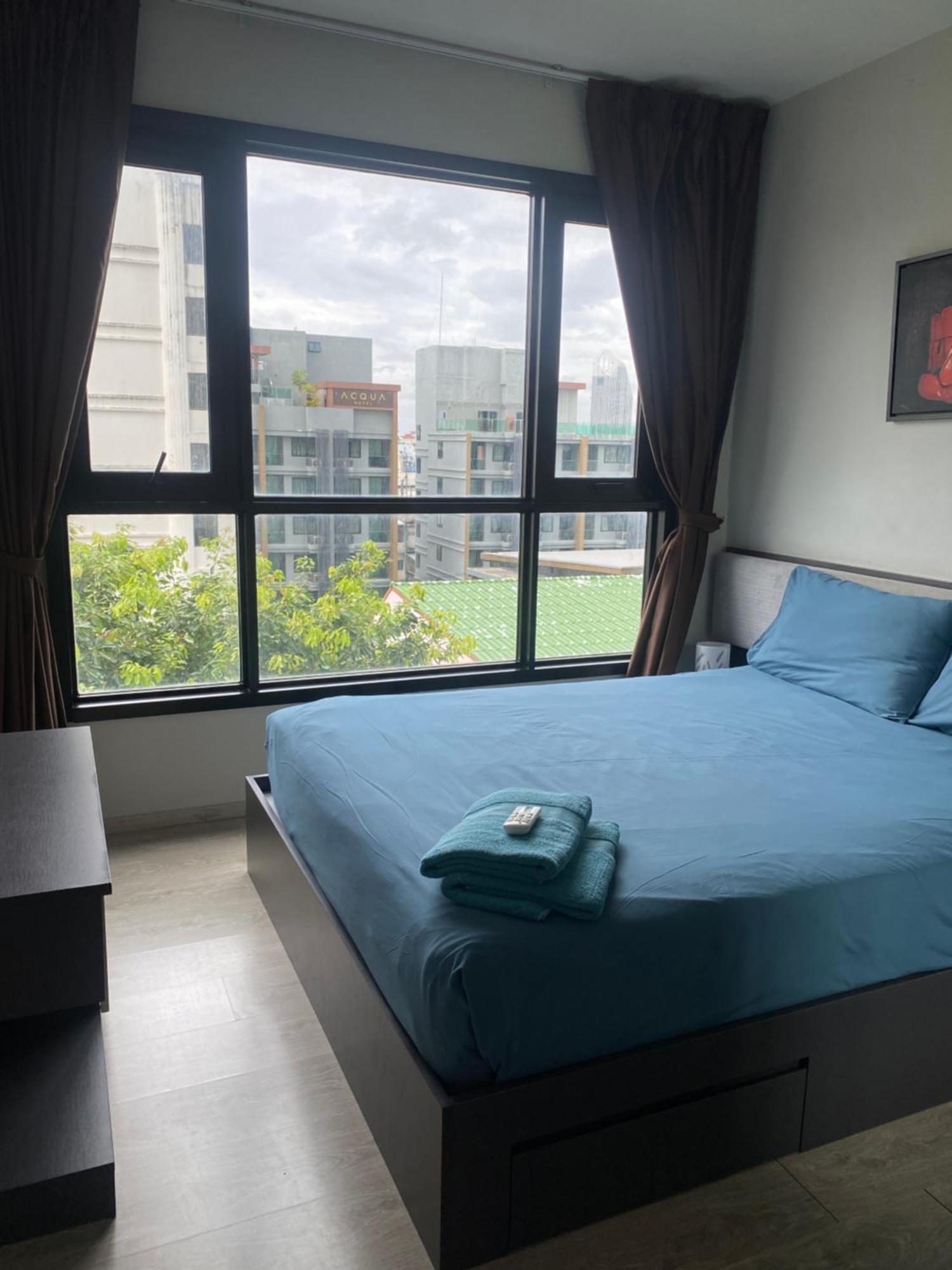 Apartment The Base Pattaya: Beachfront Near Shopping