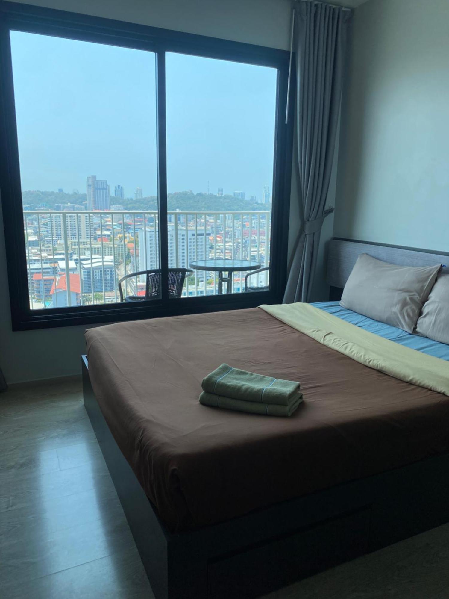 Apartment The Base Festival 芭提雅市中心海滩近购物中心步行街的一卧室公寓 *