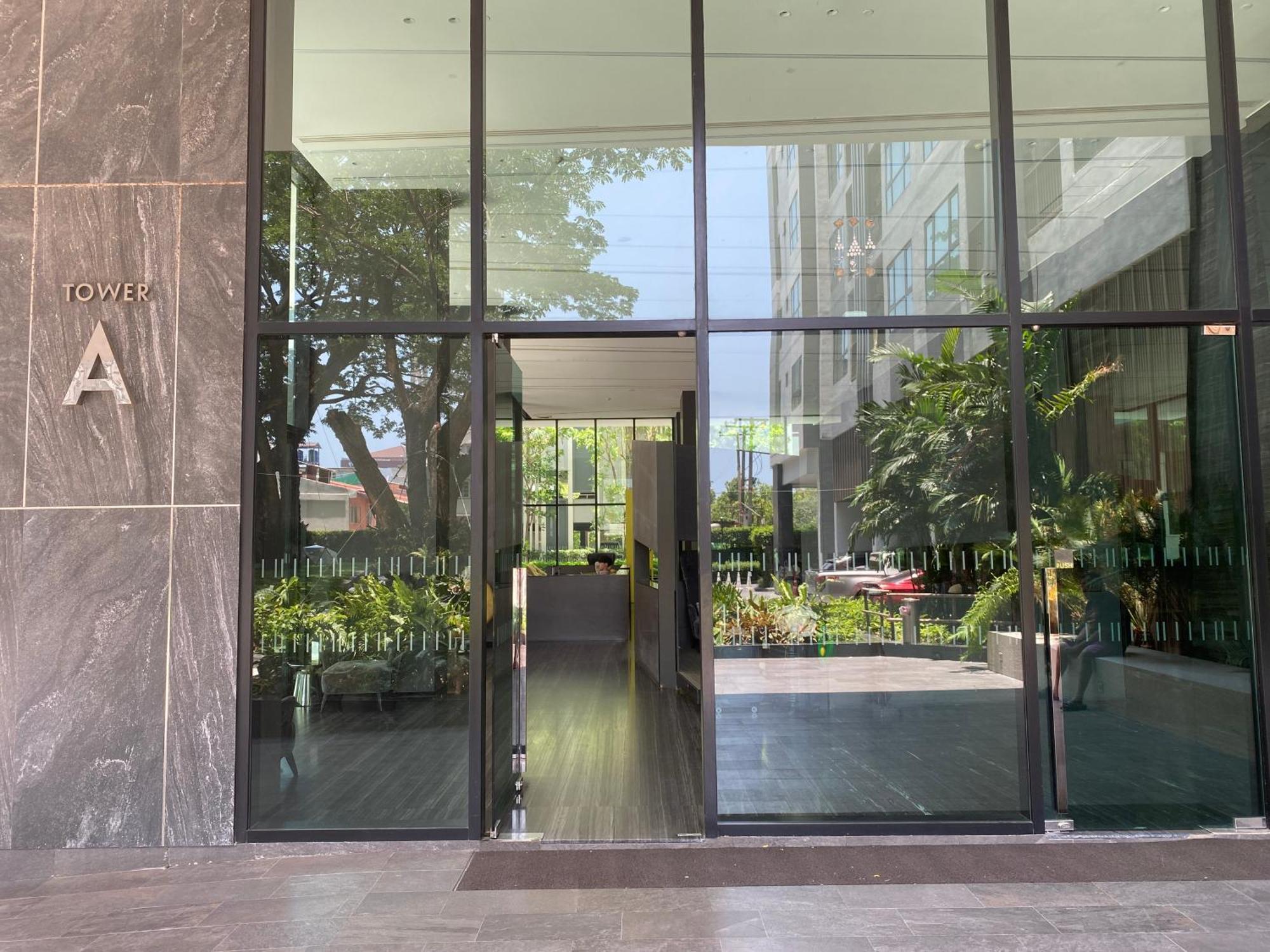 Apartment The Base Festival 芭提雅市中心海滩近购物中心步行街的一卧室公寓 *