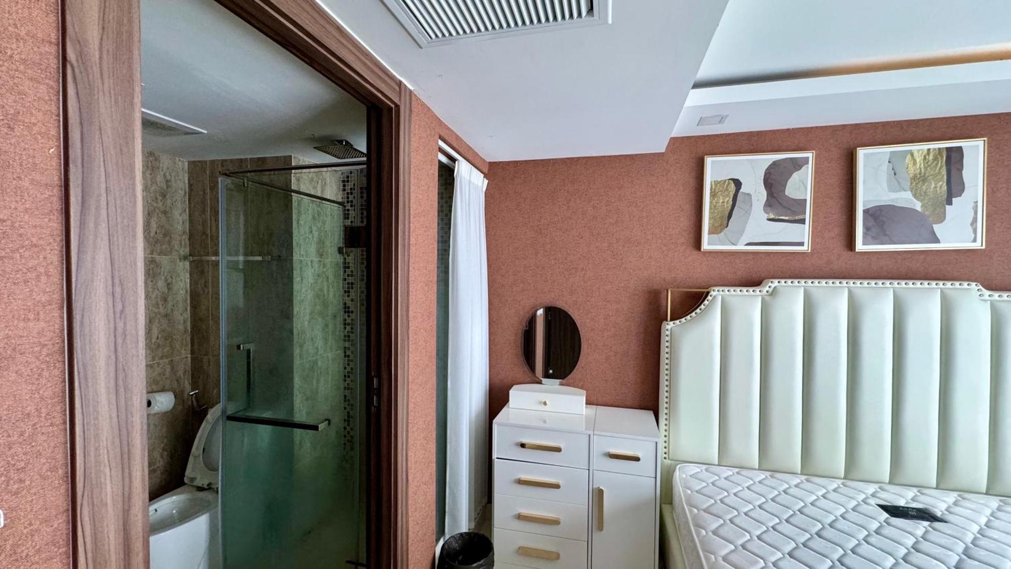 Elegant 2br Grand Avenue