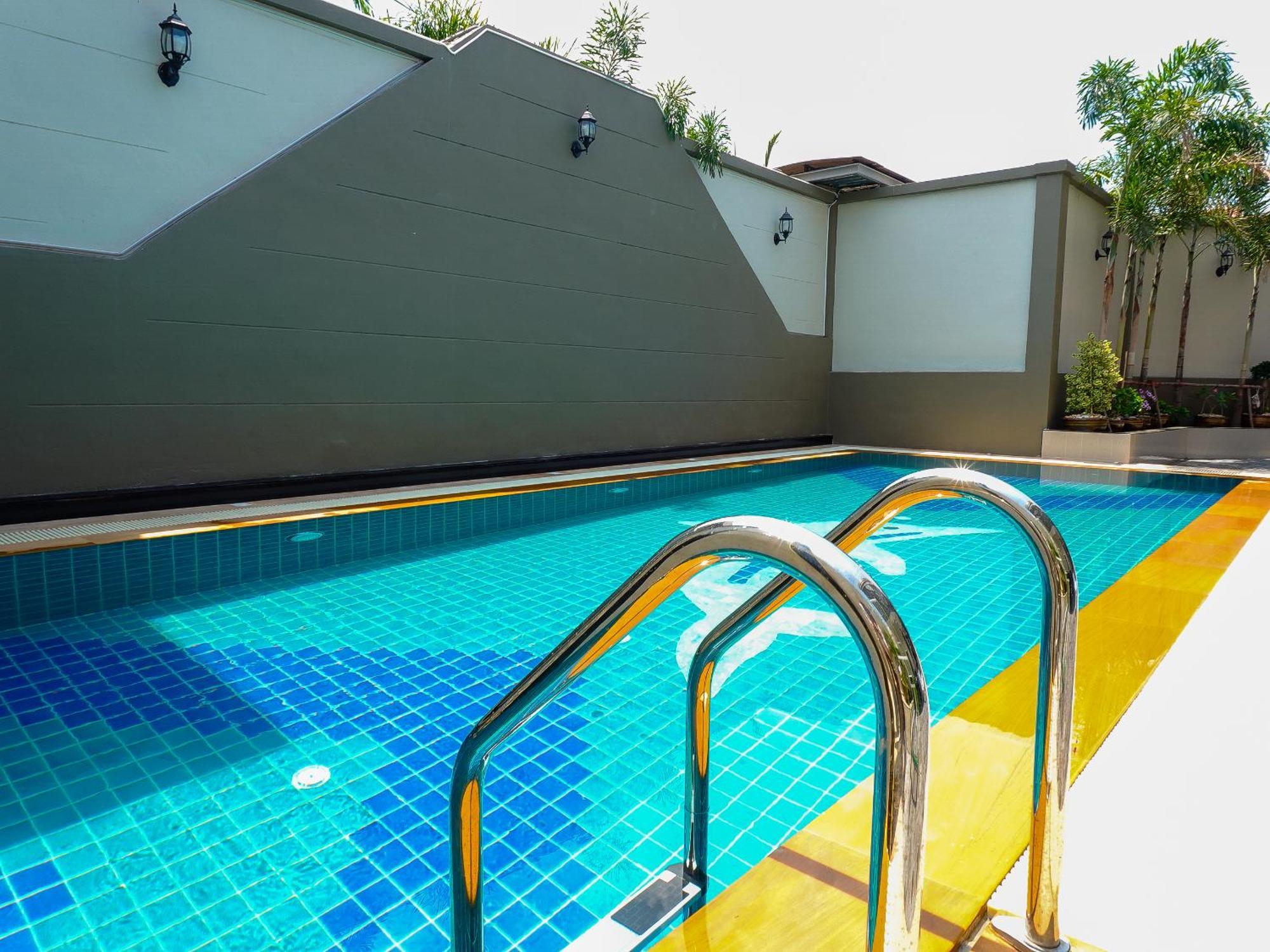 Pool B5 * Pattaya