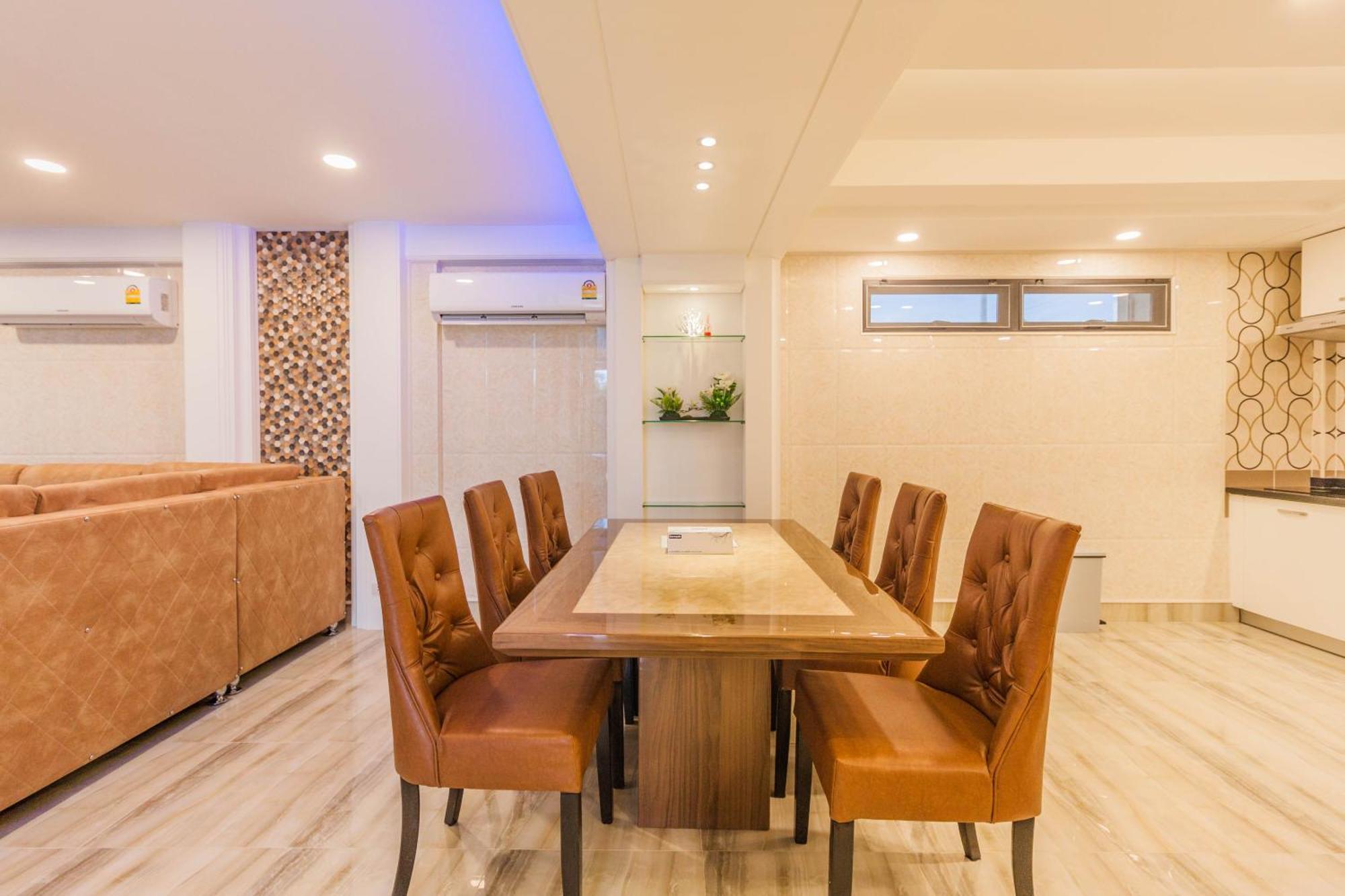 Pool B5 Villa Pattaya